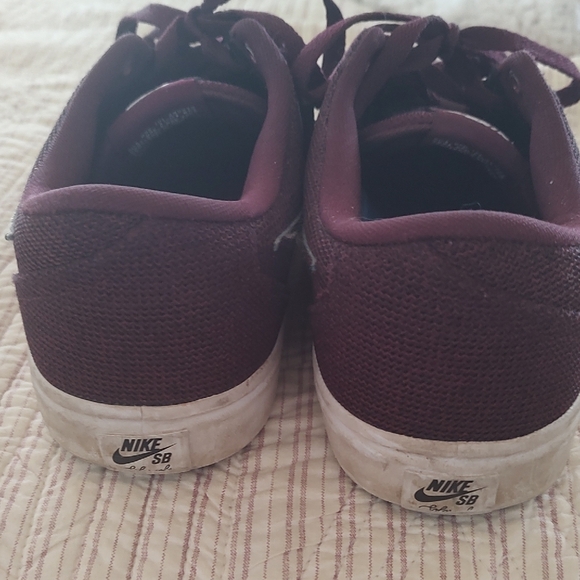 Nike SB Maroon Sneakers - Picture 2 of 4